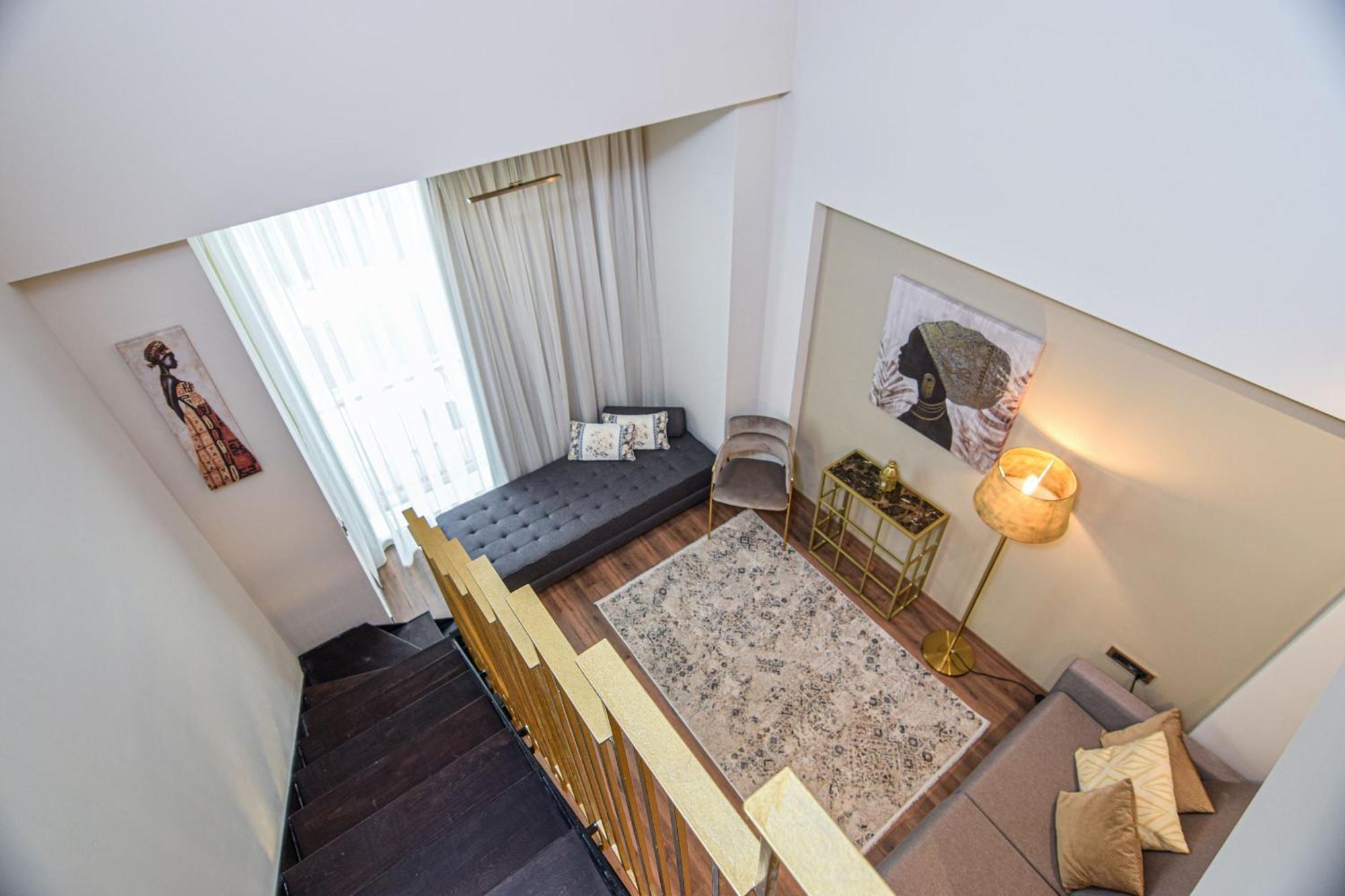 Golden Apartment