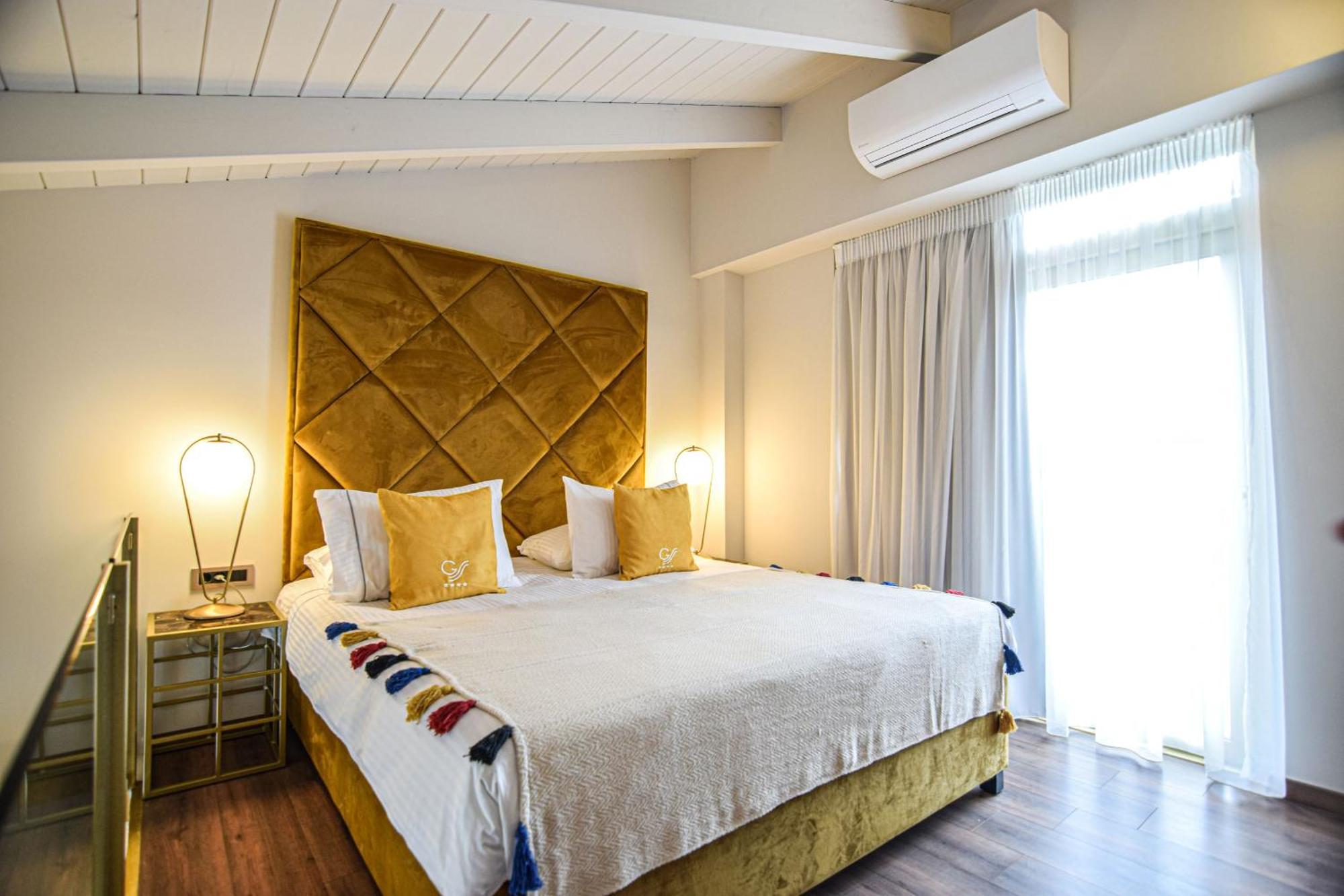 Golden * Ioannina