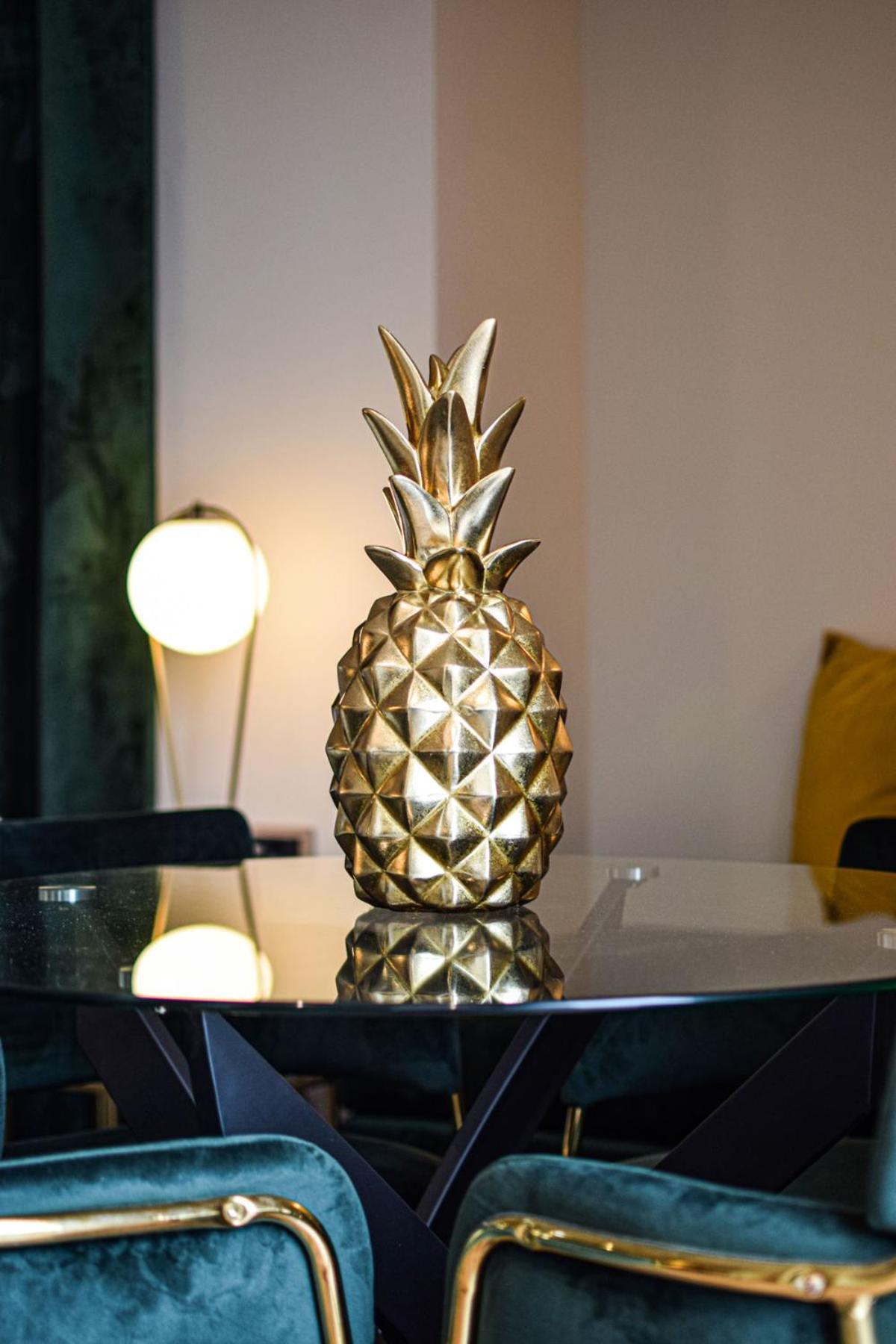 Golden Apartment *
